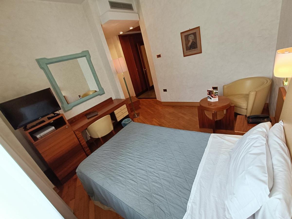 Solofra Palace Hotel & Resort Esterno foto