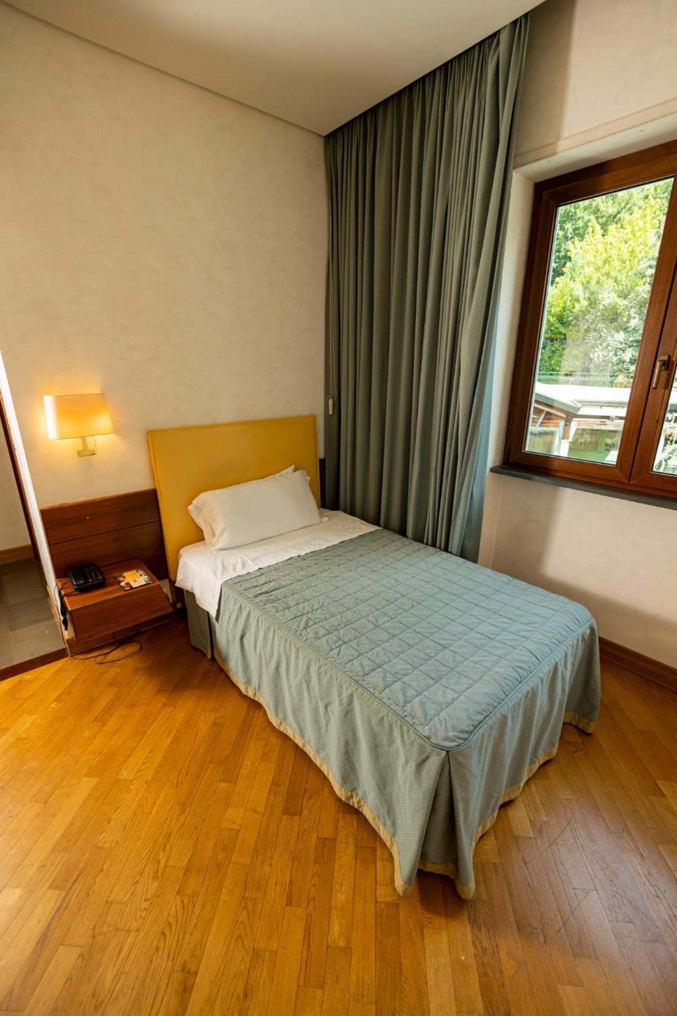 Solofra Palace Hotel & Resort Esterno foto