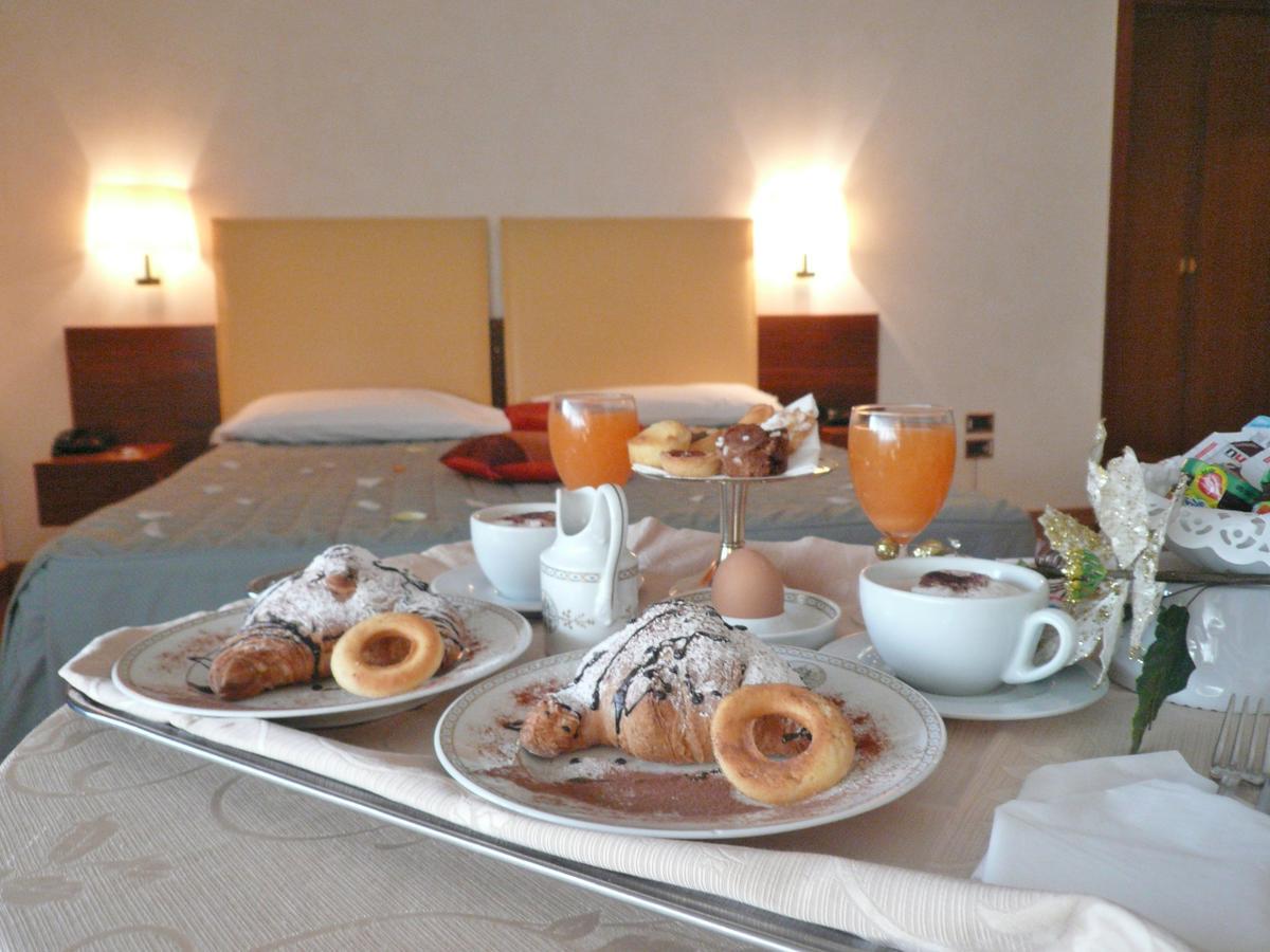 Solofra Palace Hotel & Resort Esterno foto